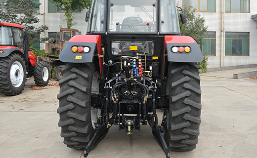 z6尊龙官方网站-1504型拖拉机